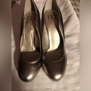 Kelsi Dagger Metallic Golden Pumps High Heel, size 8.5